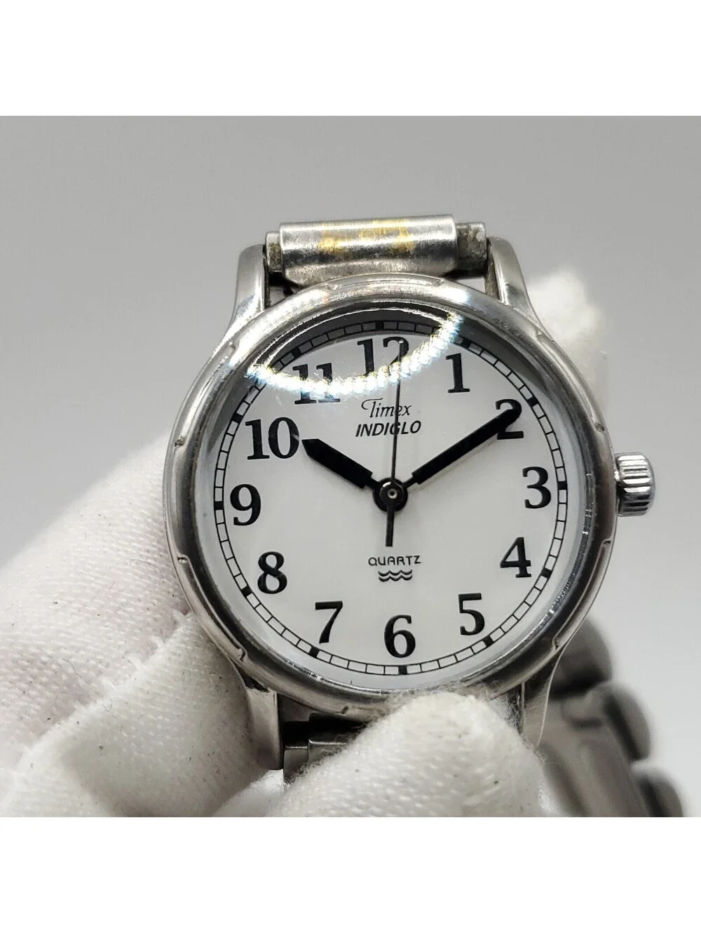 1999 Timex Indiglo Quartz Womens Watch 24mm Silver Tone  New Battery